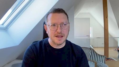 Gerichtszeichner Martin Burkhardt Gerichtszeichner Martin Burkhardt im Gespräch